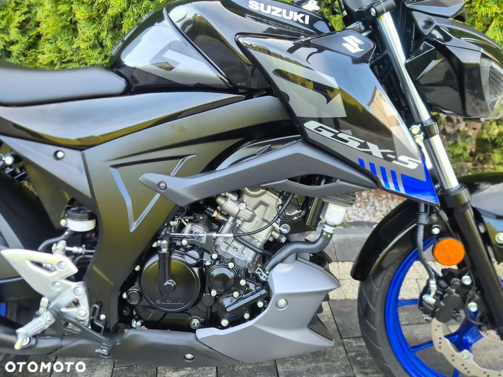 Suzuki GSX - 8