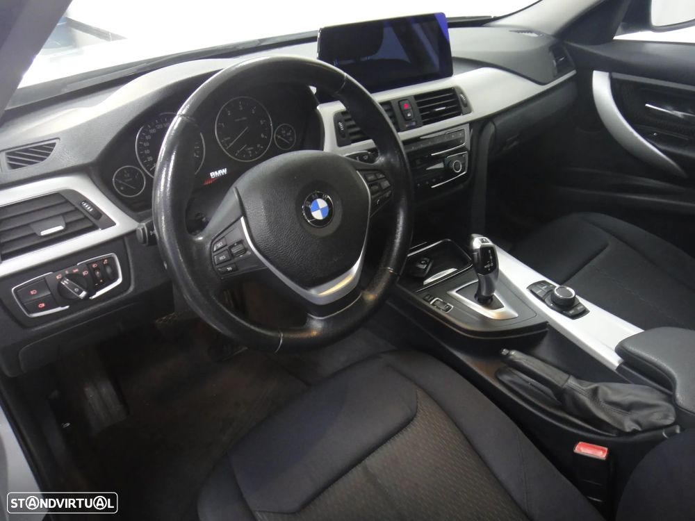 BMW 318 d Auto Exclusive - 9