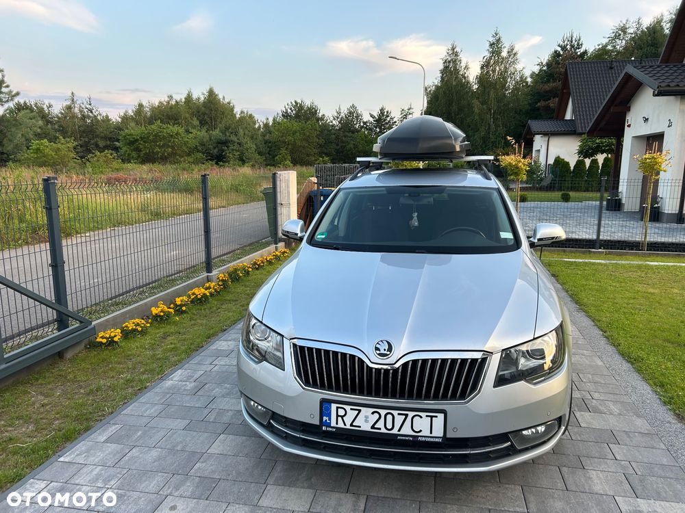 Skoda Superb 2.0 TDI Ambition DSG - 2
