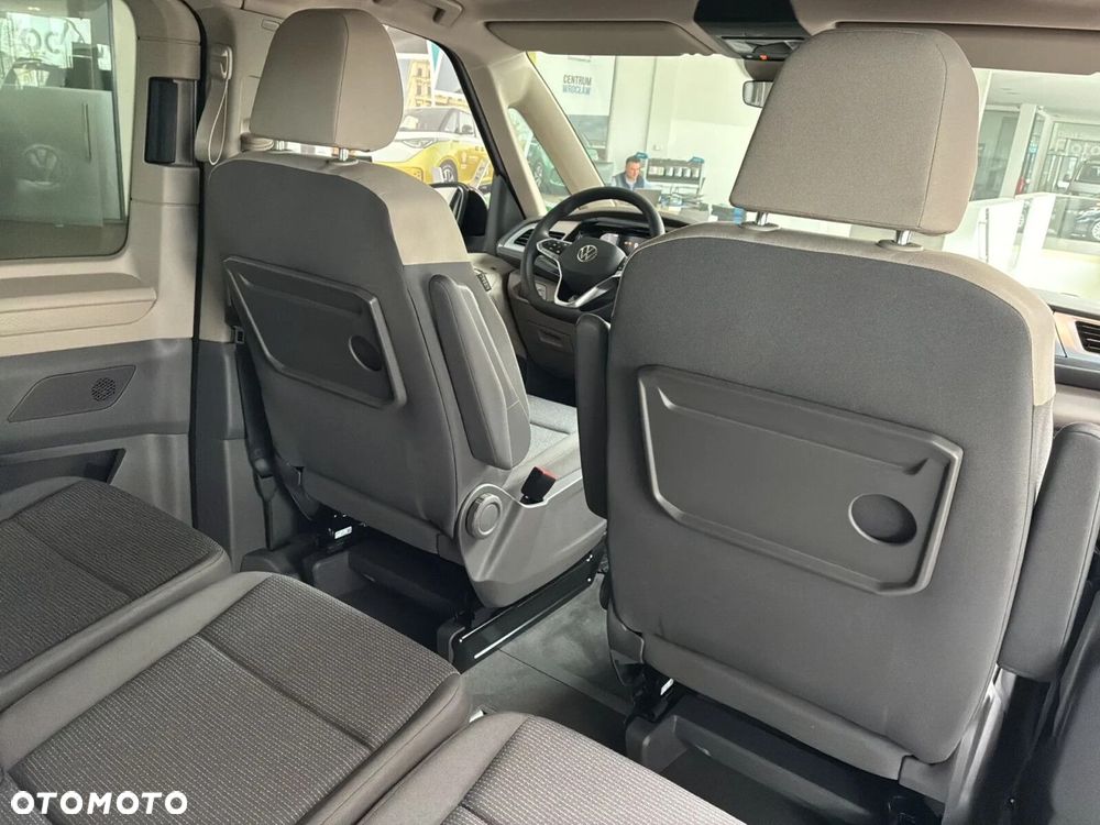 Volkswagen Multivan - 11