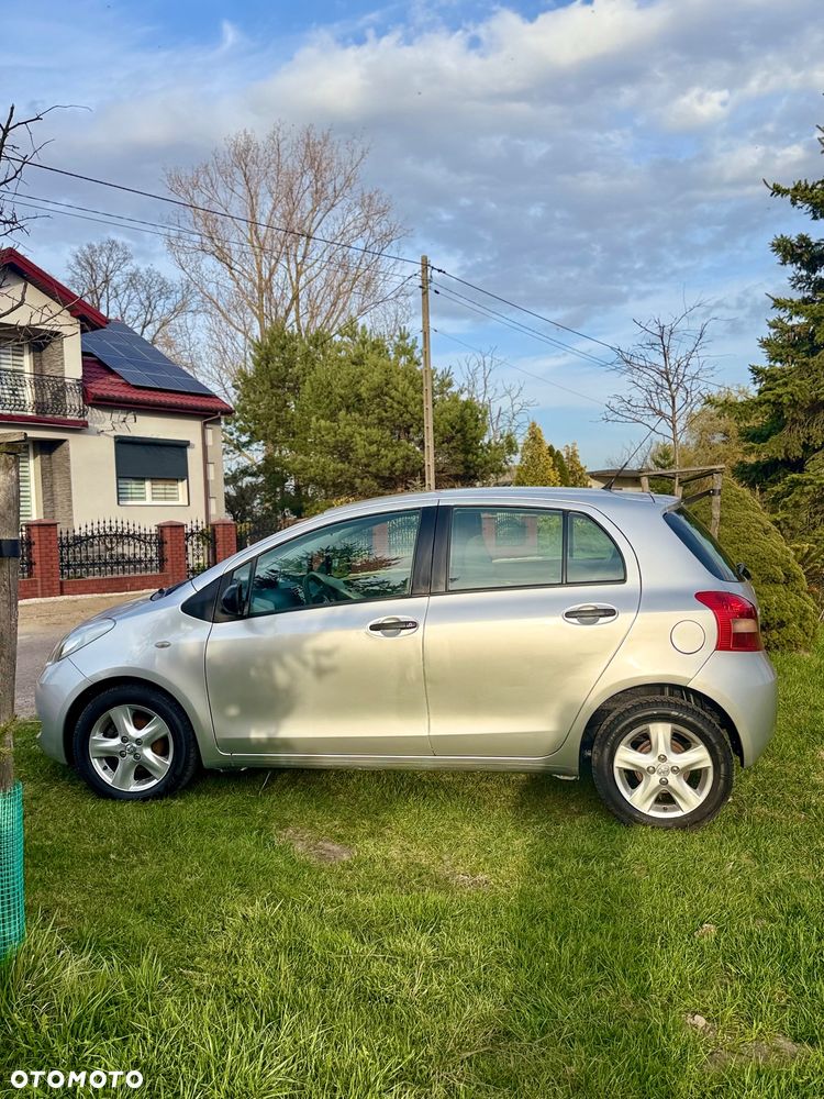 Toyota Yaris 1.3 Prestige - 6
