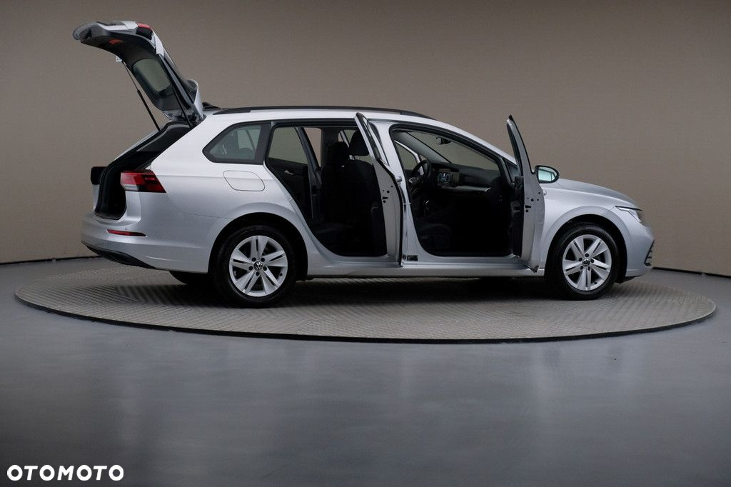 Volkswagen Golf - 6