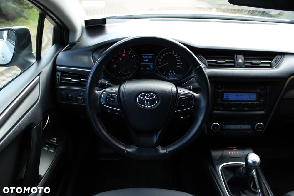 Toyota Avensis 1.6 Active - 20