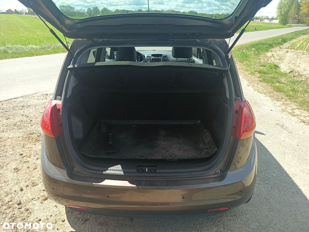 Kia Venga 1.4 L - 10