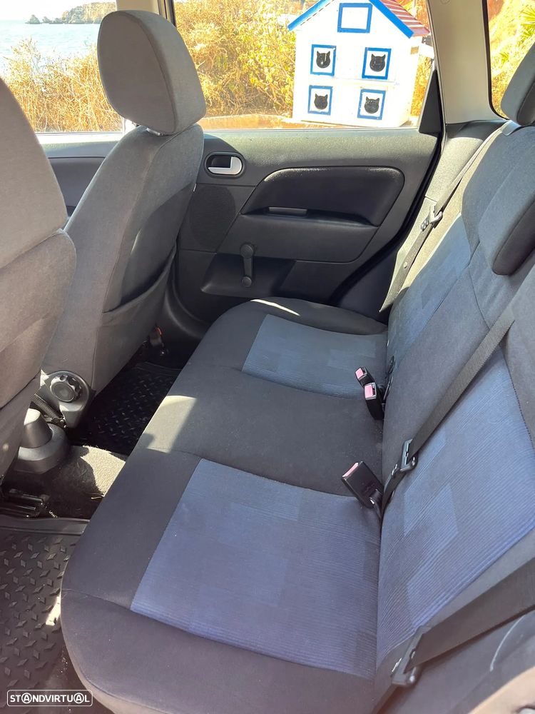 Ford Fiesta 1.25 Zetec - 9