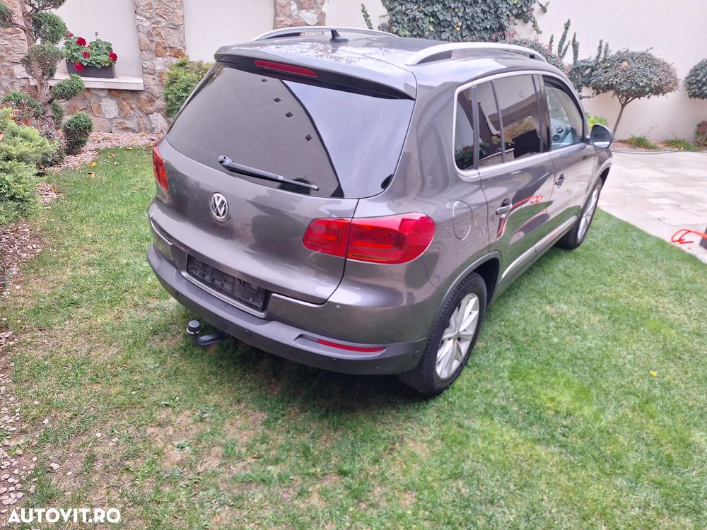 Volkswagen Tiguan 2.0 TDI DPF 4Motion BlueMotion Technology DSG Lounge Sport & Style - 4