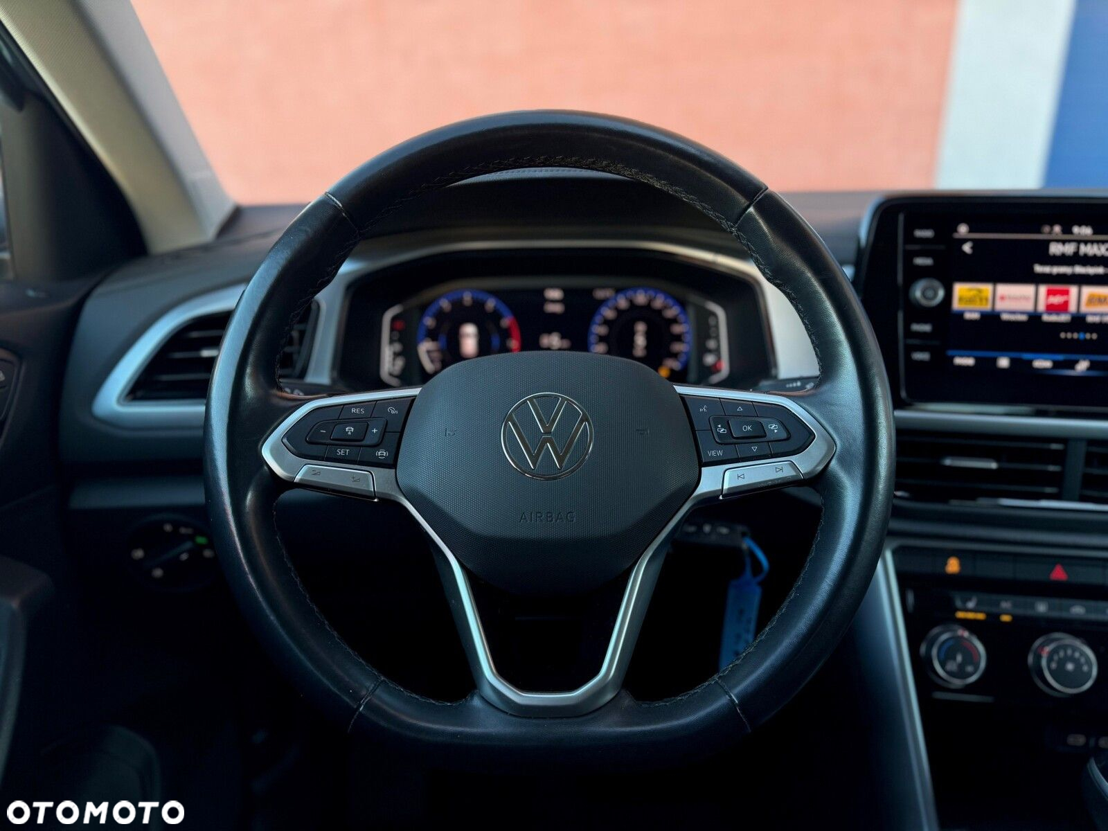 Volkswagen T-Roc - 12