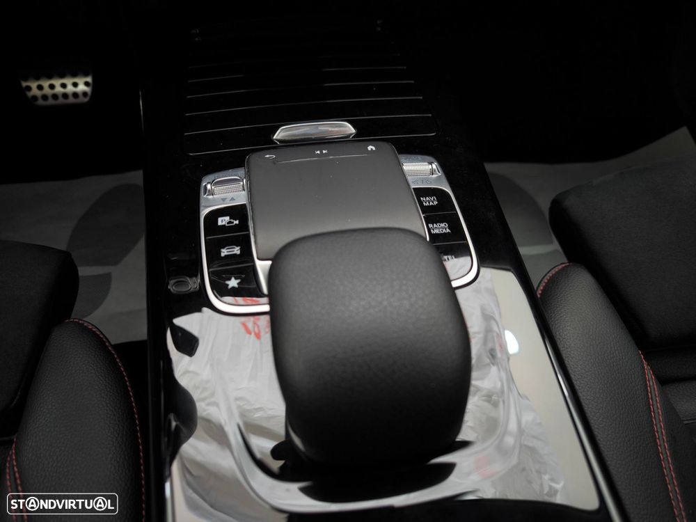Mercedes-Benz CLA 180 d Shooting Brake AMG Line Aut. - 17