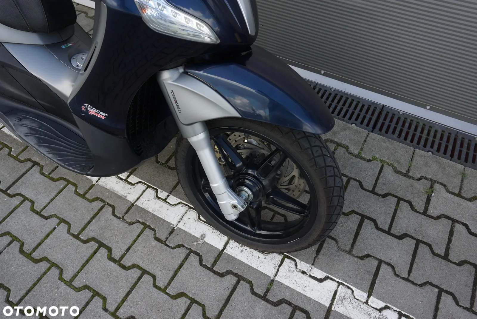 Piaggio Beverly - 12