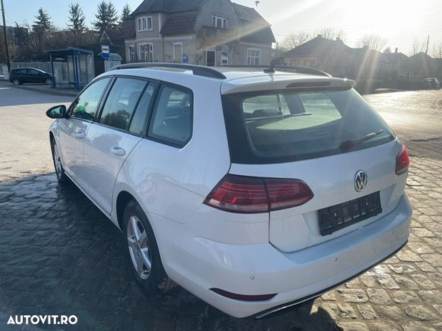 Volkswagen Golf 1.6 TDI SCR Comfortline - 4