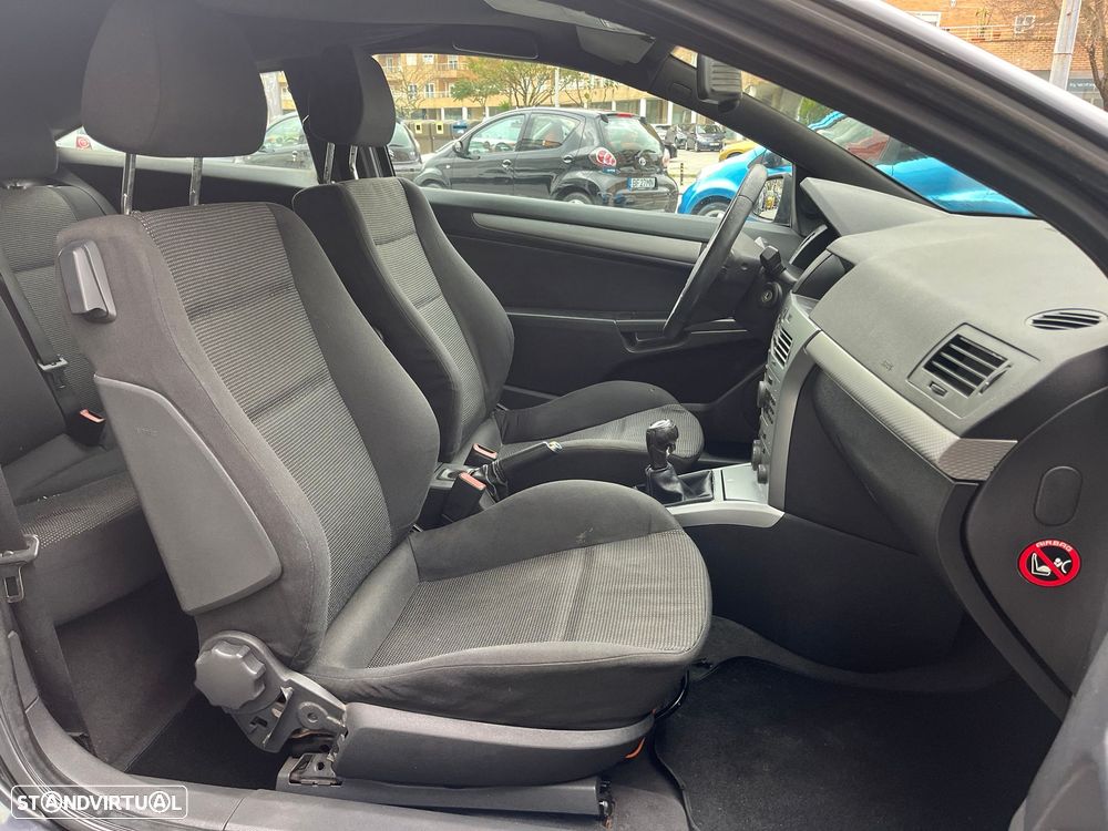 Opel Astra GTC 1.3 CDTI - 10