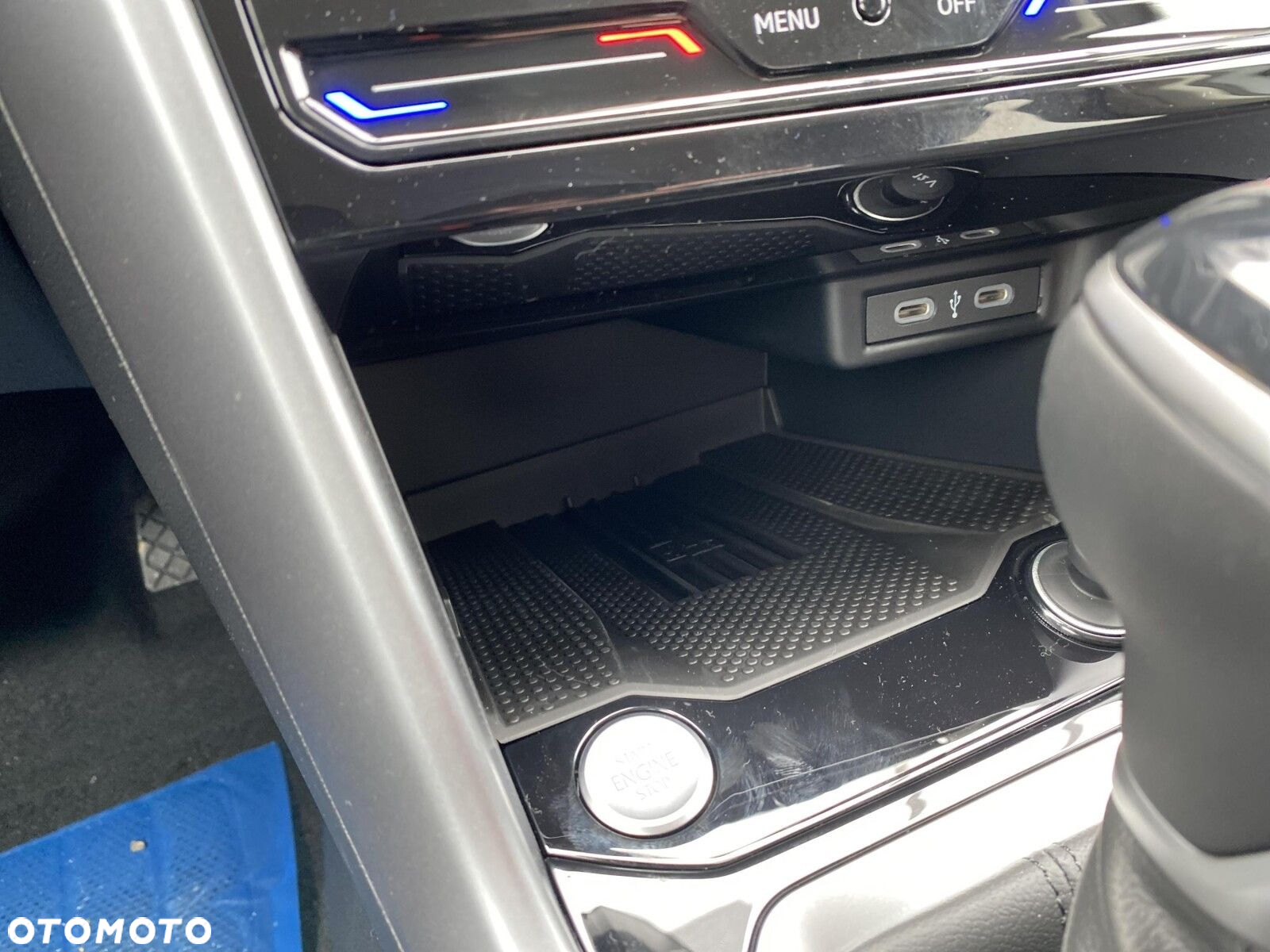 Volkswagen T-Roc - 29