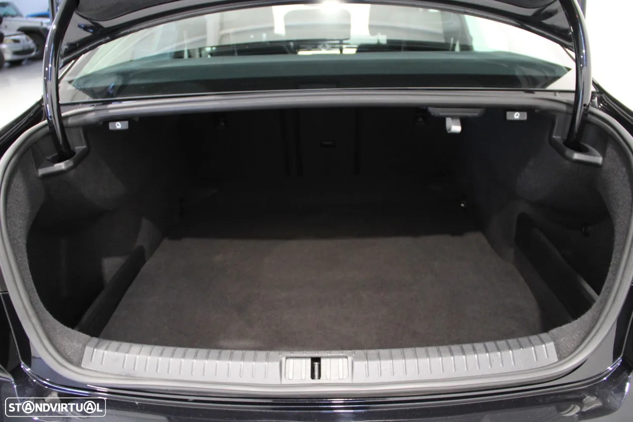 VW Passat 1.6 TDI Confortline - 20