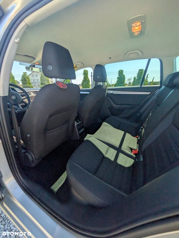 Skoda Octavia 2.0 TDI DSG Style - 12