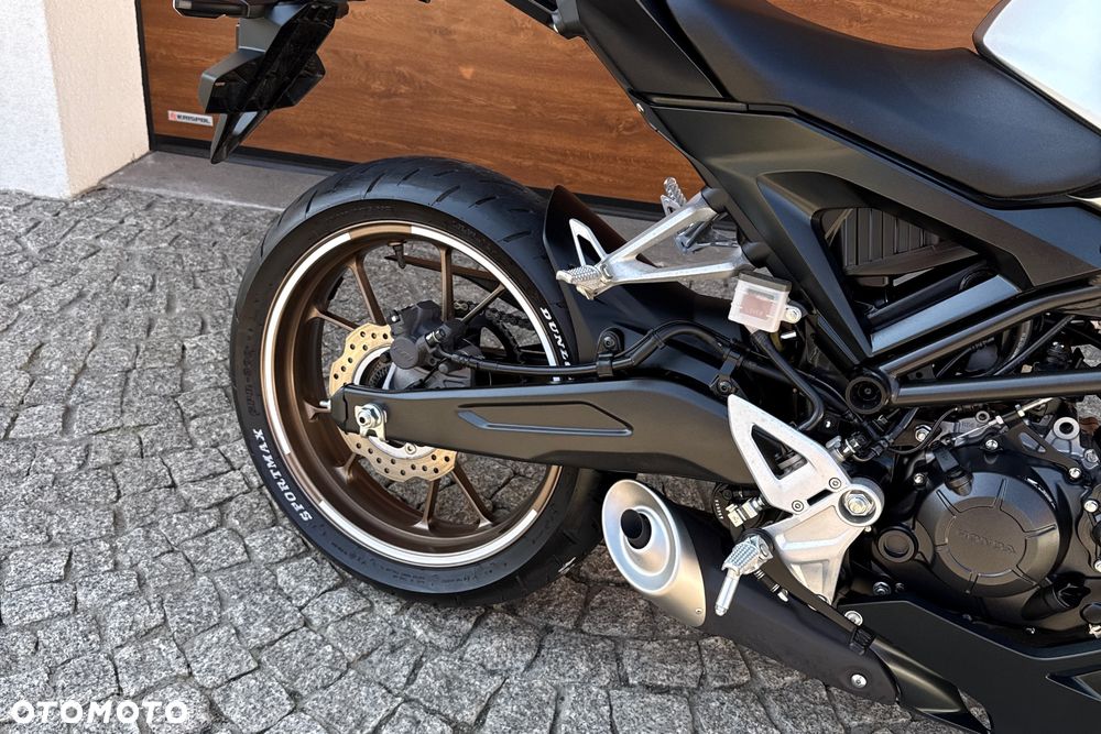 Honda CB - 11
