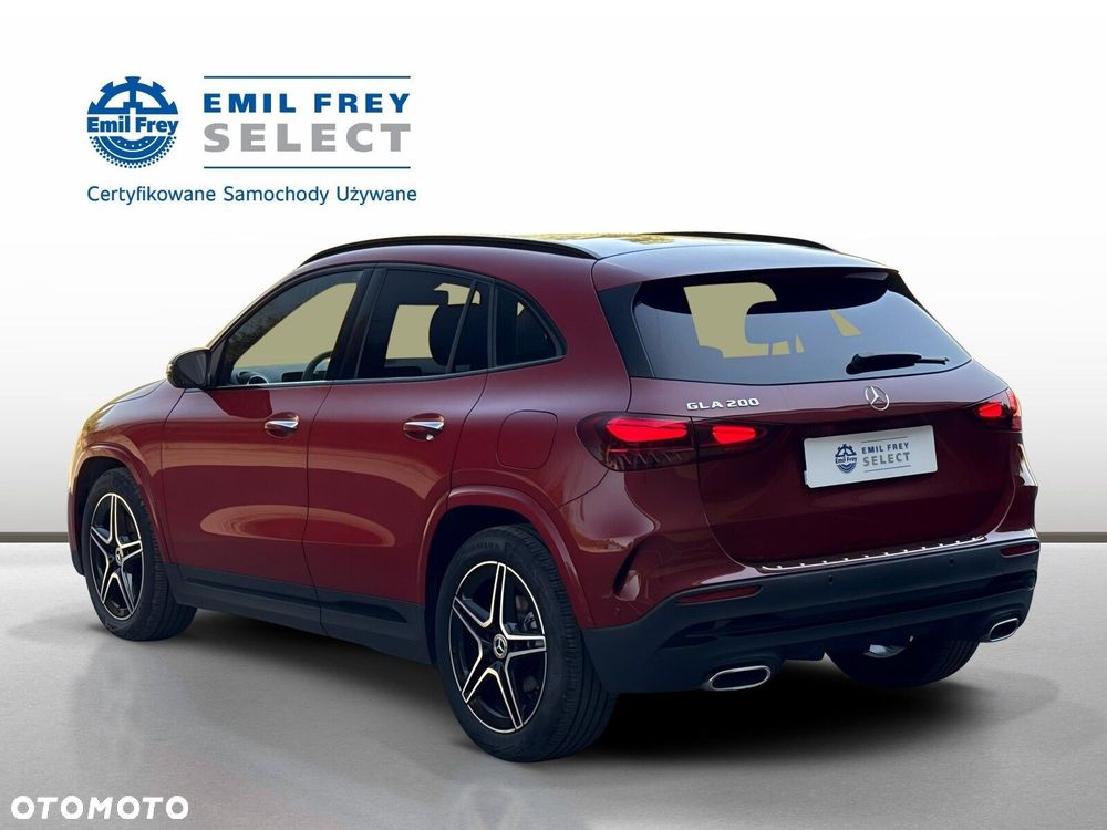 Mercedes-Benz GLA - 4