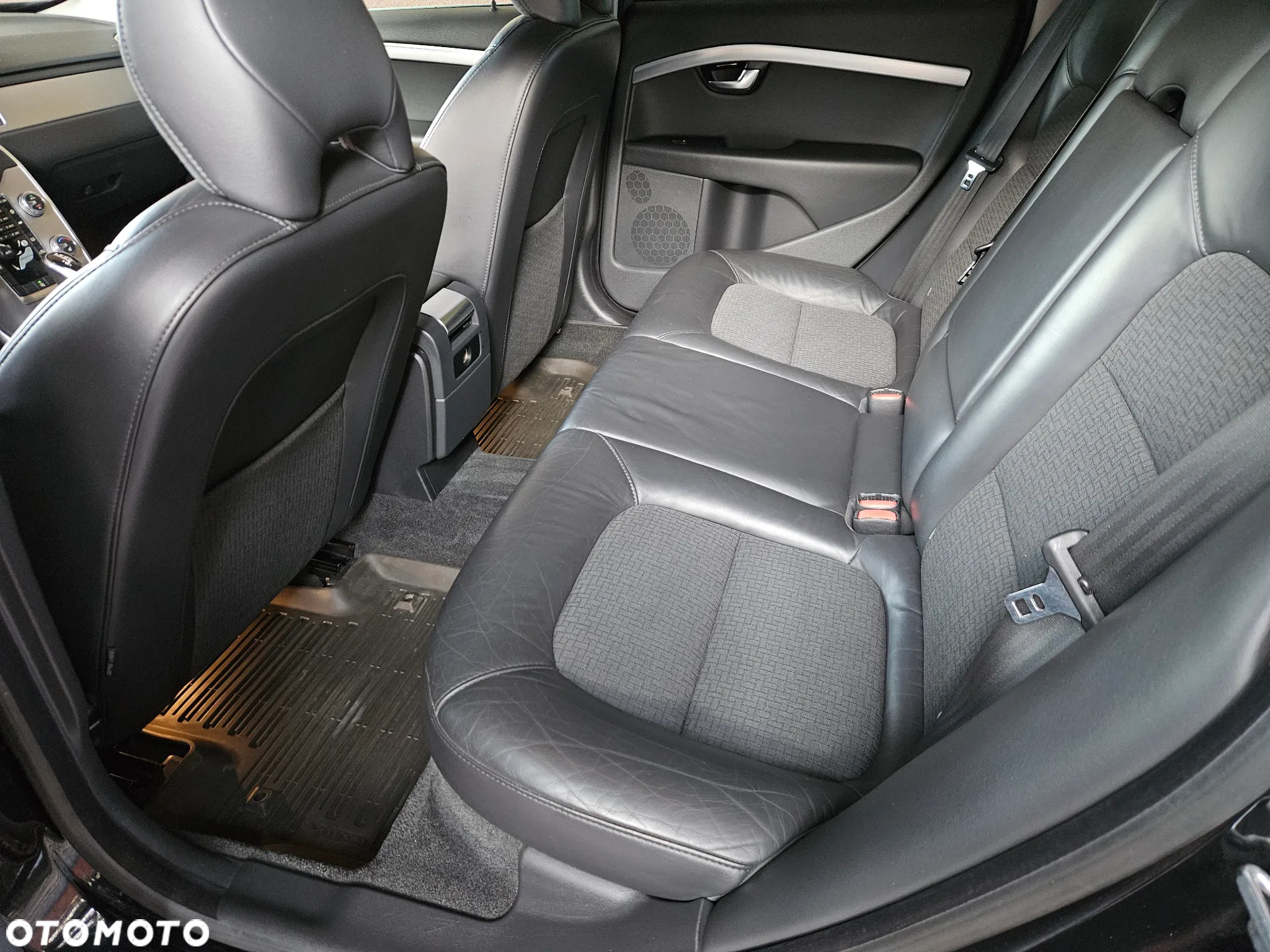 Volvo V70 D4 Geartronic Momentum - 25