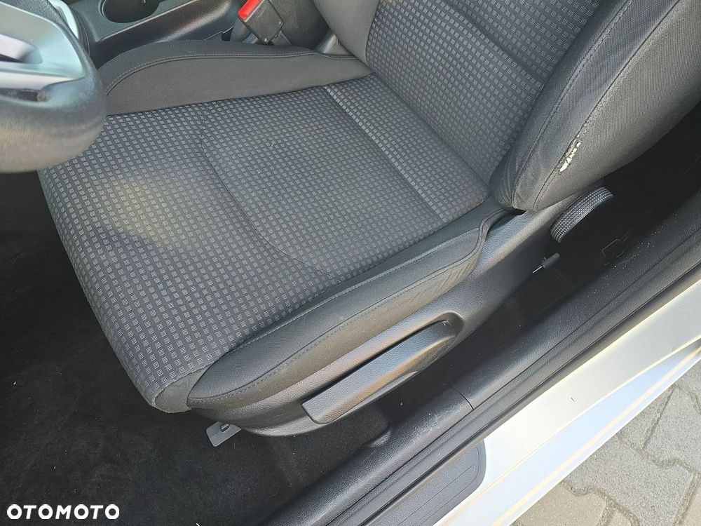 Kia Ceed - 12