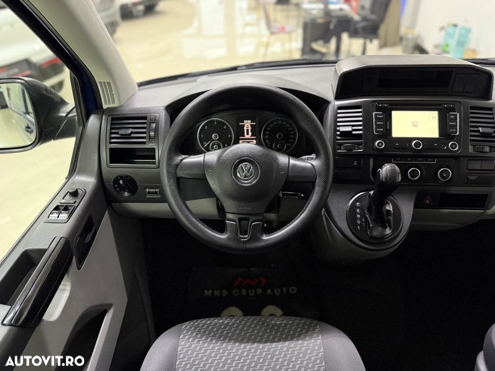 Volkswagen Caravelle - 9