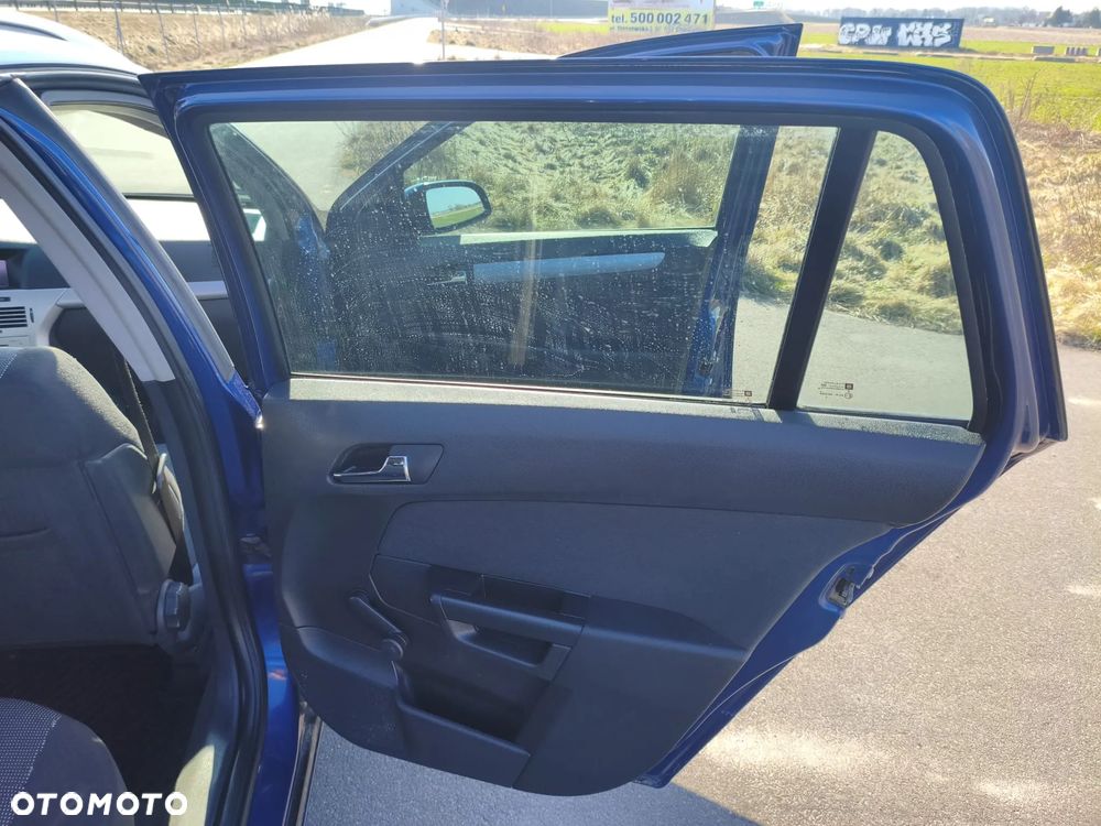 Opel Astra 1.8 Sport - 17