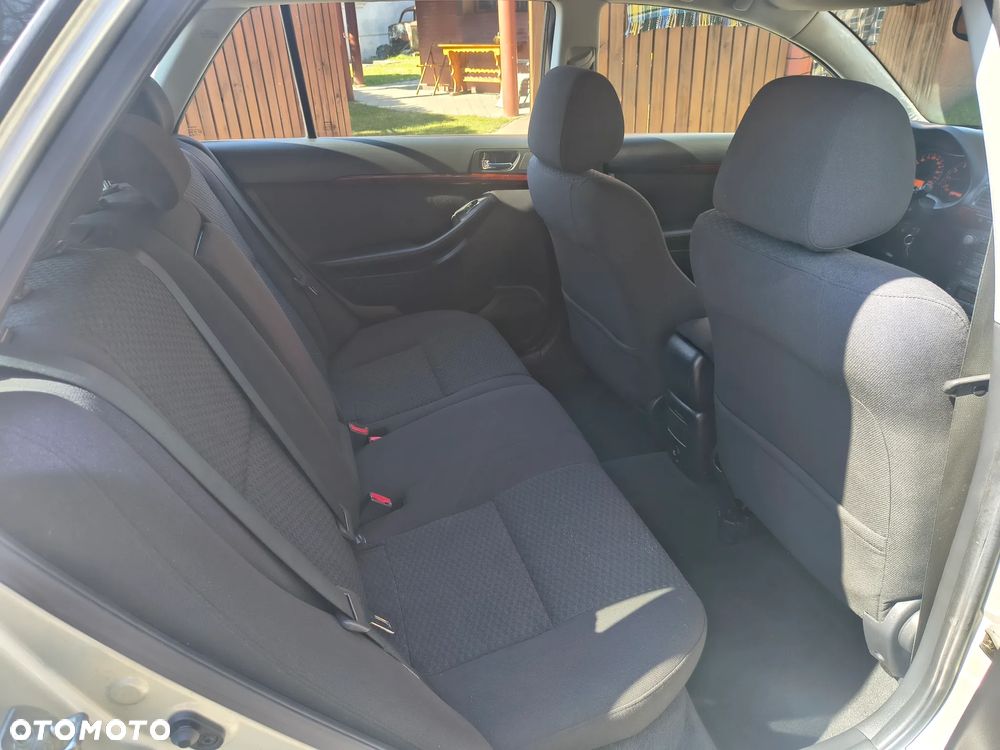 Toyota Avensis 2.0 VVT-i Edition - 18