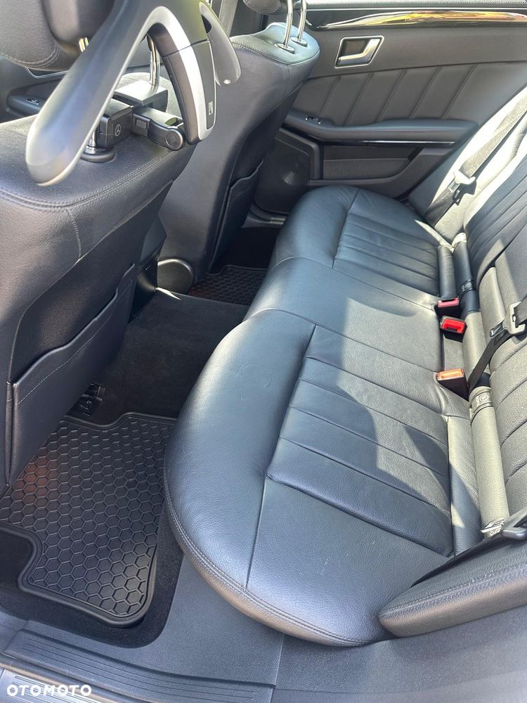 Mercedes-Benz Klasa E 350 4Matic BlueEFFICIENCY 7G-TRONIC Elegance - 13