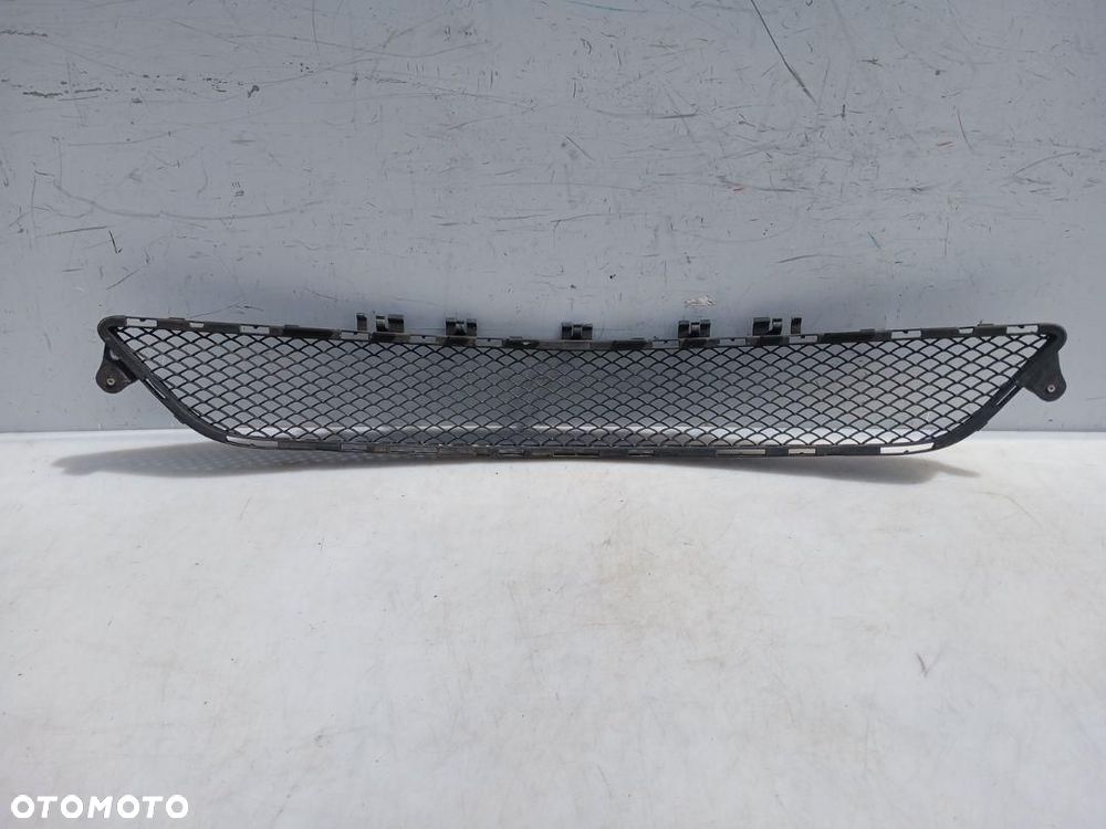 KRATKA ZDERZAKA PRZEDNIEGO ŚRODKOWA MERCEDES E-KLASA W212 LIFT A2128850522 - 2