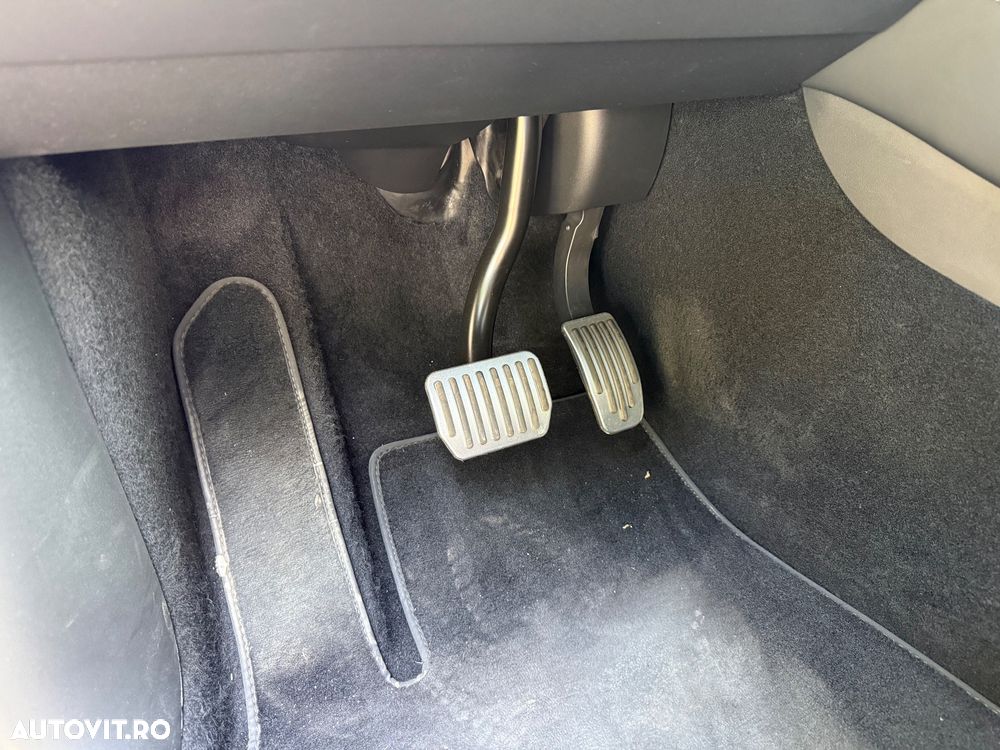 Tesla Model Y RWD - 18