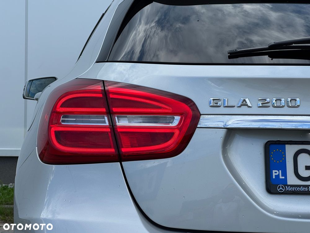 Mercedes-Benz GLA - 9
