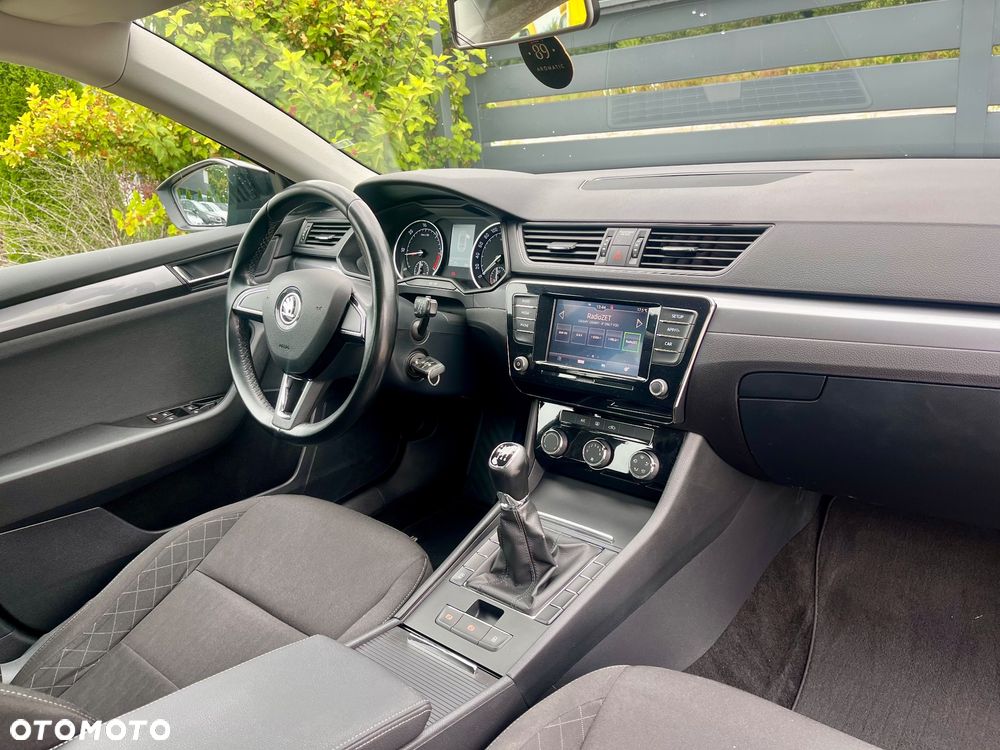 Skoda Superb 2.0 TDI Active - 24