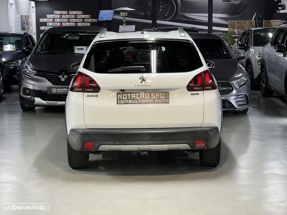 Peugeot 2008 1.2 PureTech GT Line - 23