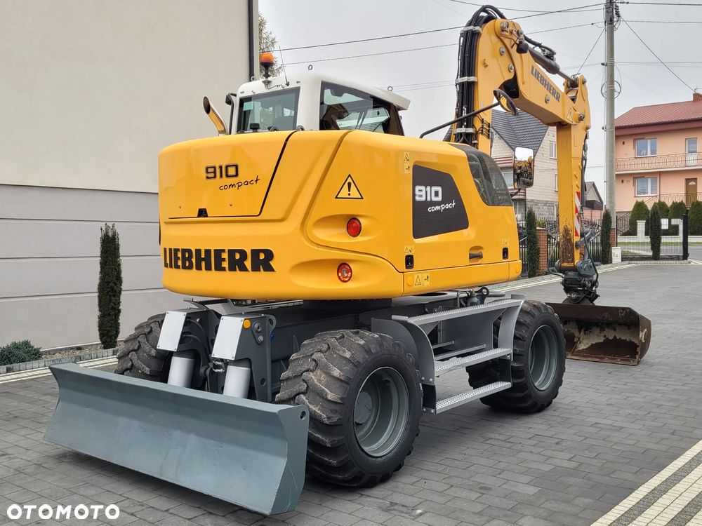 Liebherr A910 compact / 9200h / SUPER STAN / - 4