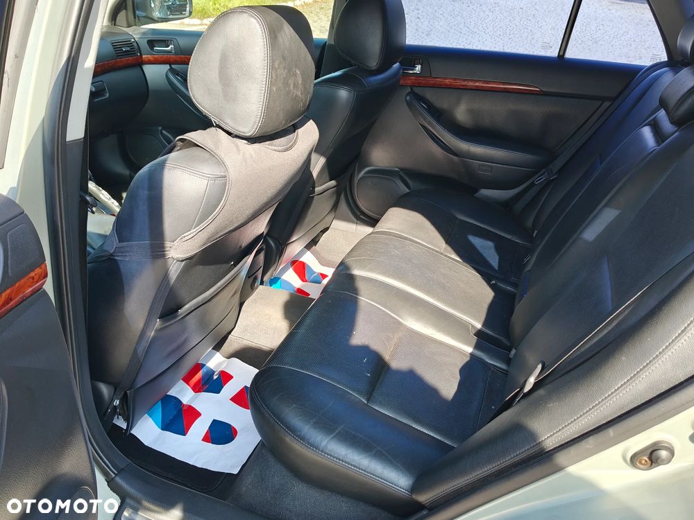 Toyota Avensis 2.0 D-4D Executive - 10