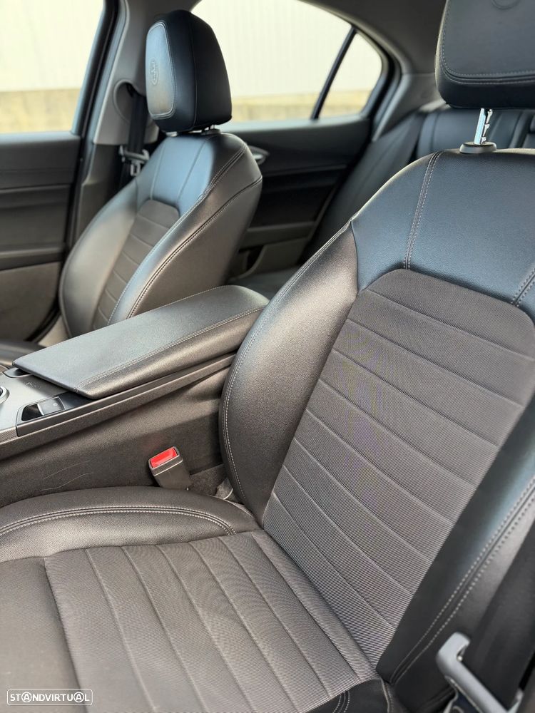 Alfa Romeo Giulia 2.2 D Super AT8 - 18