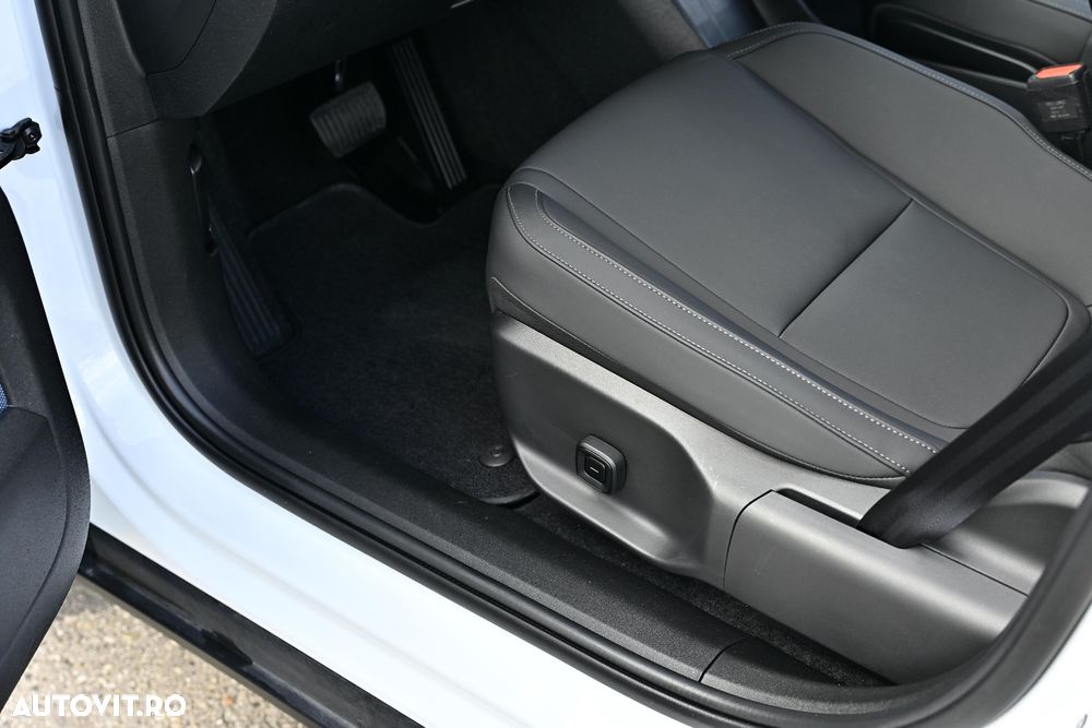 Volvo EX30 Single Motor Extended Range RWD Core - 35