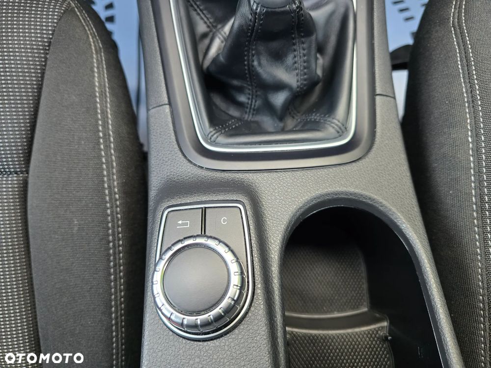 Mercedes-Benz Klasa B 180 (BlueEFFICIENCY) - 28