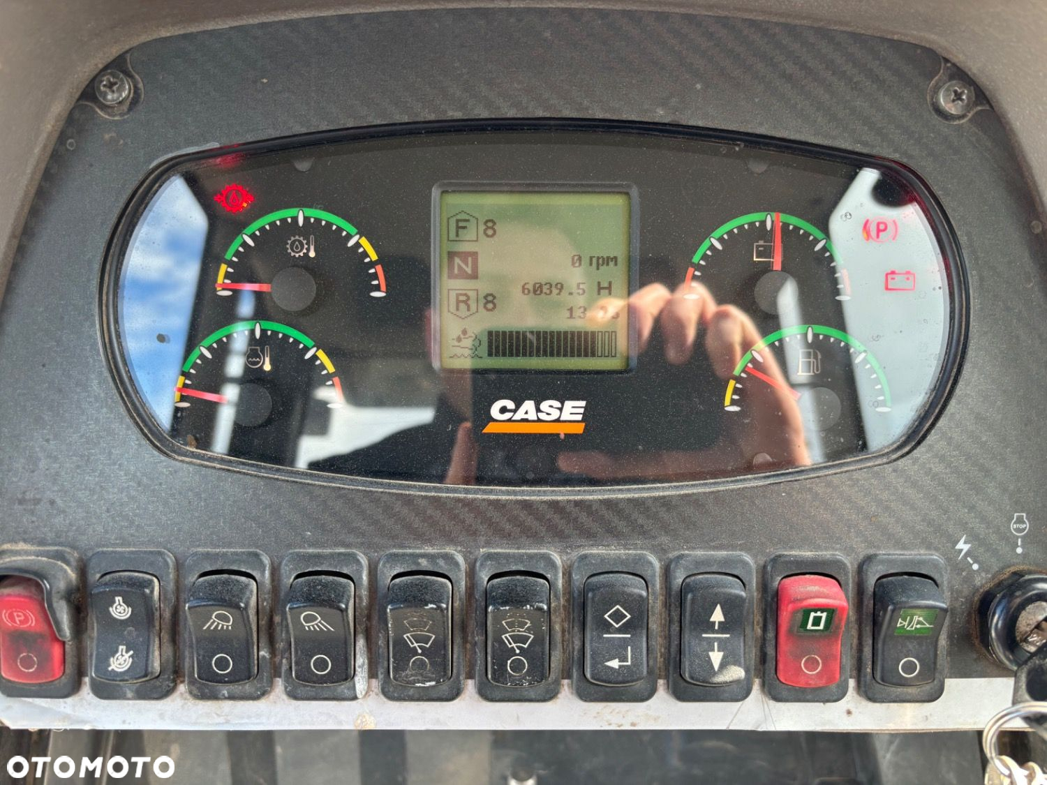 Case 2050M - 12