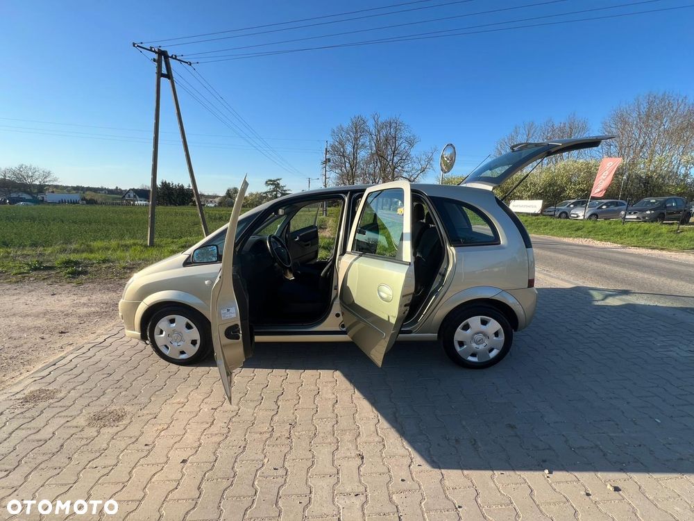 Opel Meriva 1.8 16V Cosmo Easytronic - 25