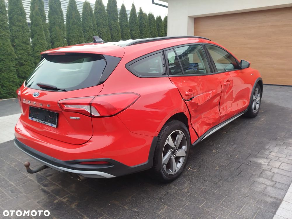 Ford Focus 1.0 EcoBoost Hybrid ACTIVE - 3