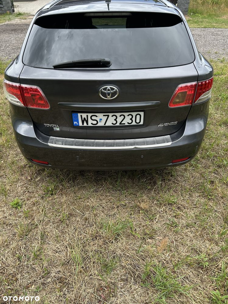 Toyota Avensis - 5