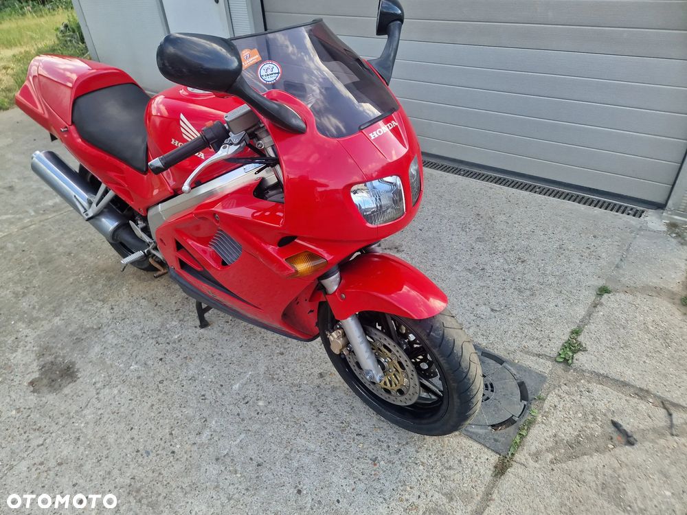 Honda VFR - 3