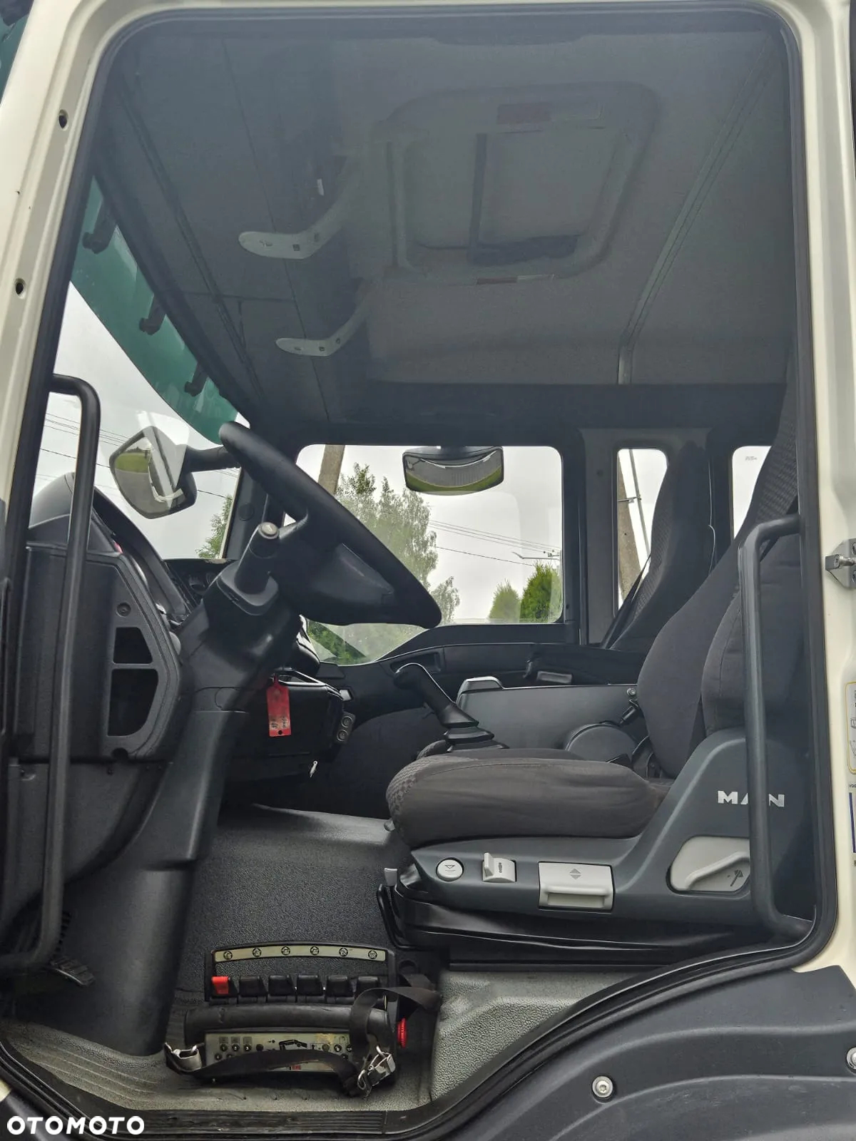 MAN TGM 18.240 4X4 HIAB 200C 6 OSÓB - 9