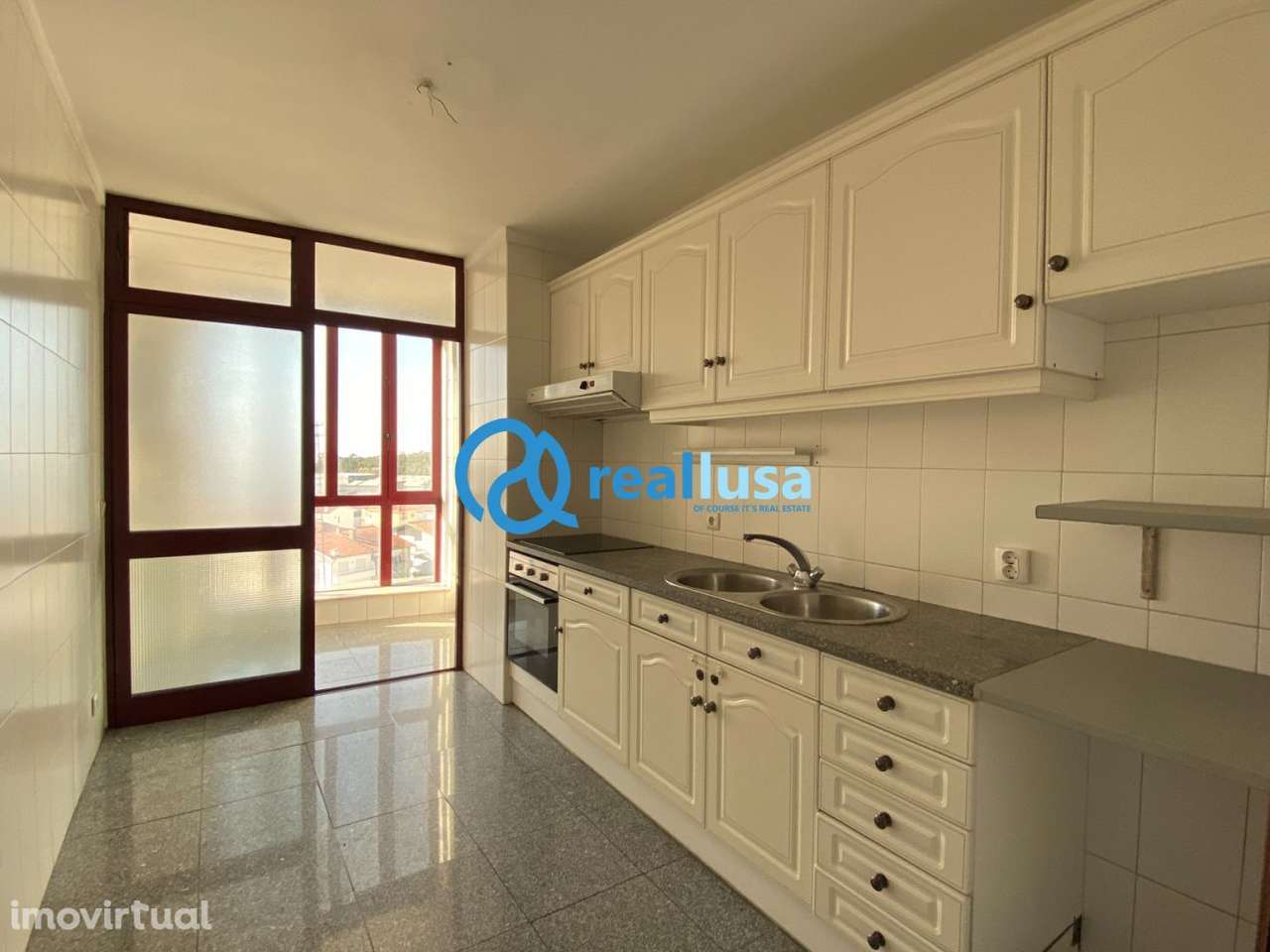 Apartamento T2 c/ garagem Vilar do Paraíso Vila Nova de Gaia - Grande imagem: 2/17