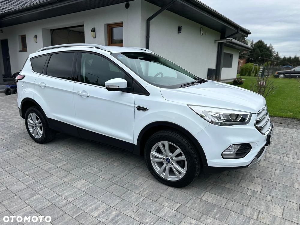 Ford Kuga 1.5 EcoBoost 2x4 Titanium - 4
