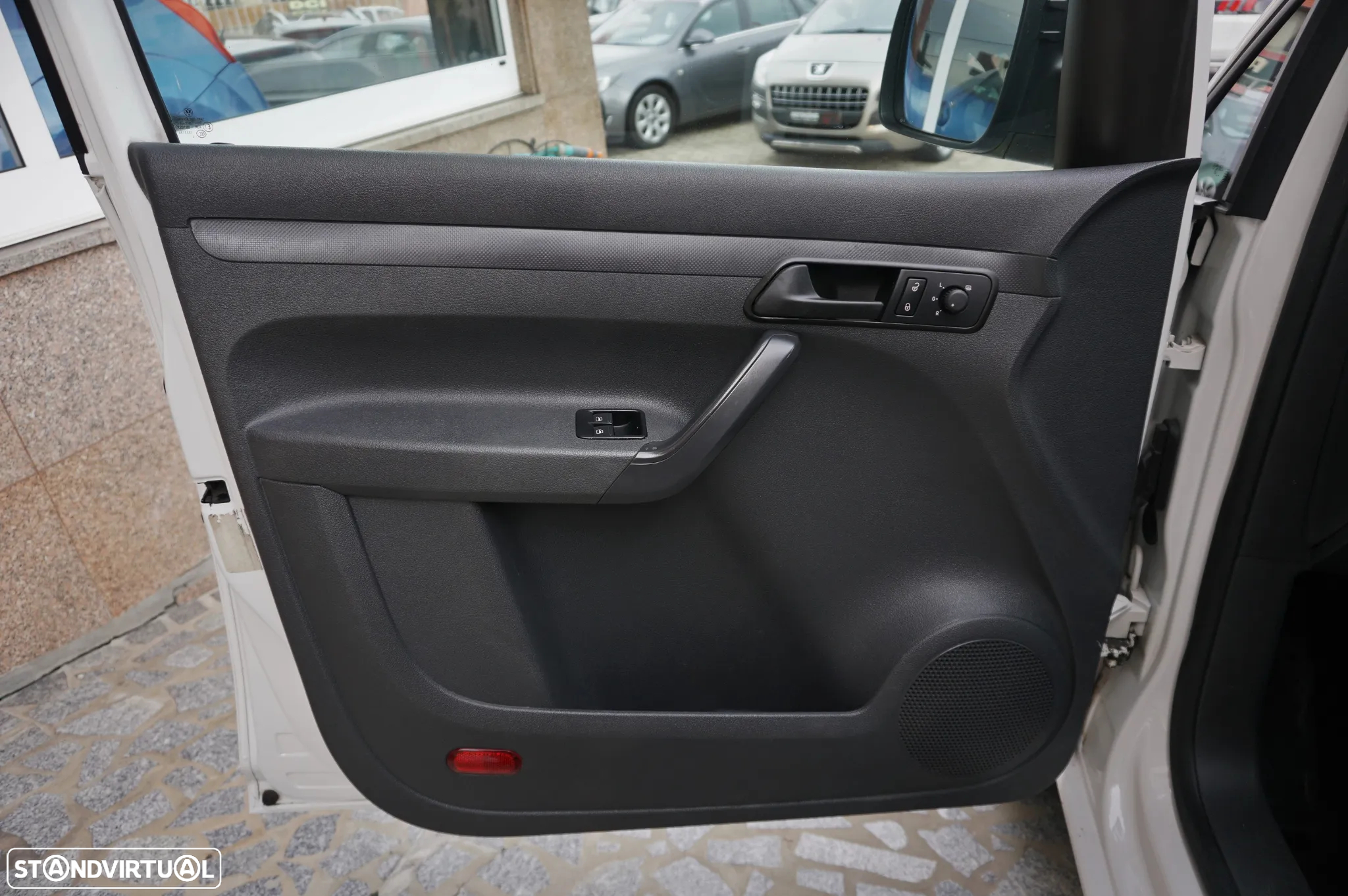 VW Caddy Van 1.6 TDI IVA/Dedutível Um Dono - 10