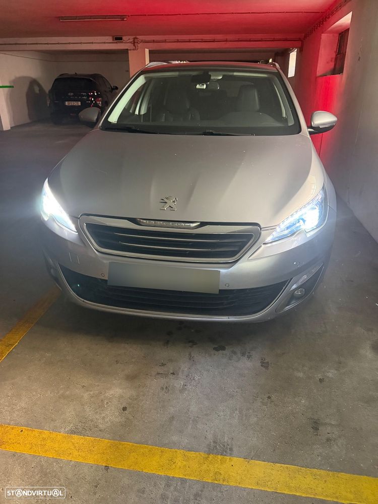 Peugeot 308 SW BlueHDi 120 EAT6 Stop & Start Allure - 4