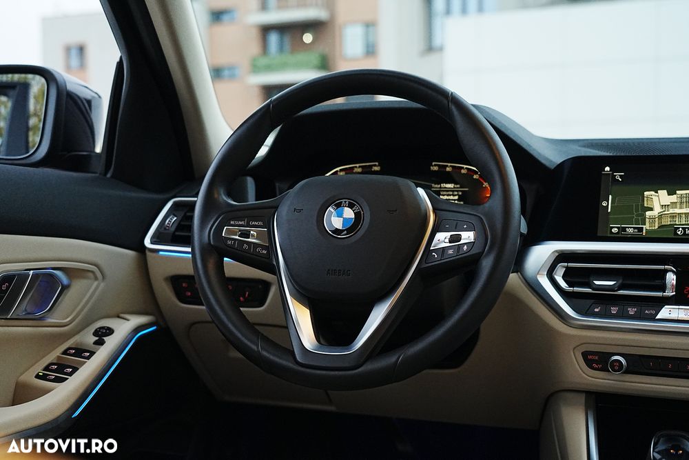 BMW Seria 3 320i xDrive Aut. Sport Line - 26