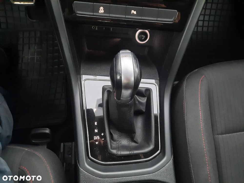 Volkswagen Touran 2.0 TDI SCR (BlueMotion Technology) DSG SOUND - 31