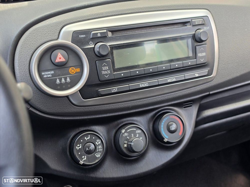 Toyota Yaris 1.0 VVT-i ACtive+AC - 12