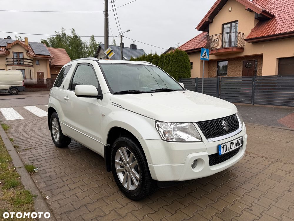 Suzuki Grand Vitara 1.6 Black&White - 2